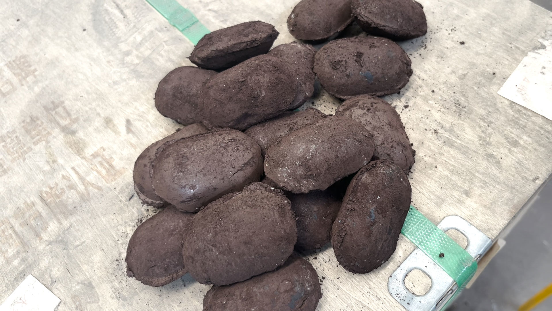 普通粘合剂和抖圈为du而生粘合剂的区别